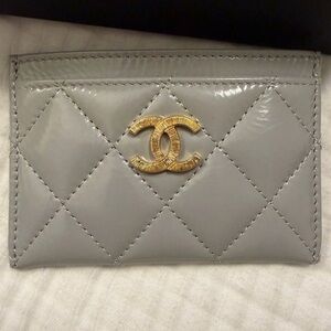 CHANEL Quilted Gray Calfskin Leather Card Holder with Gold Logo BRAND NEW
